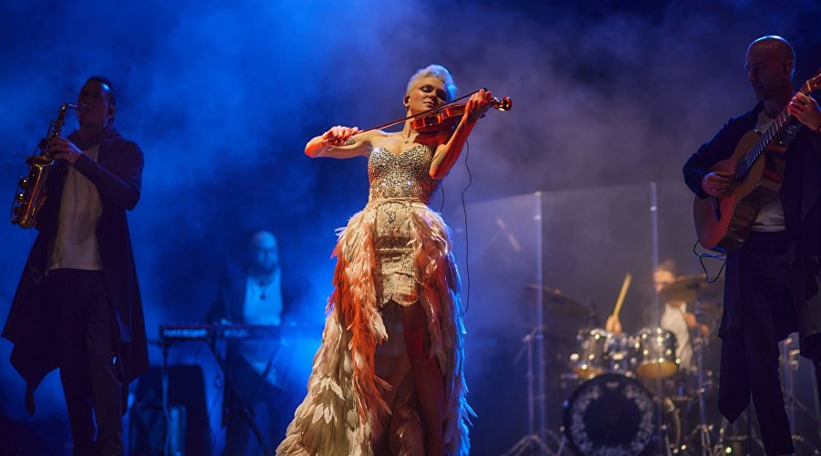 Мультимедийное шоу «Музыка в темноте»