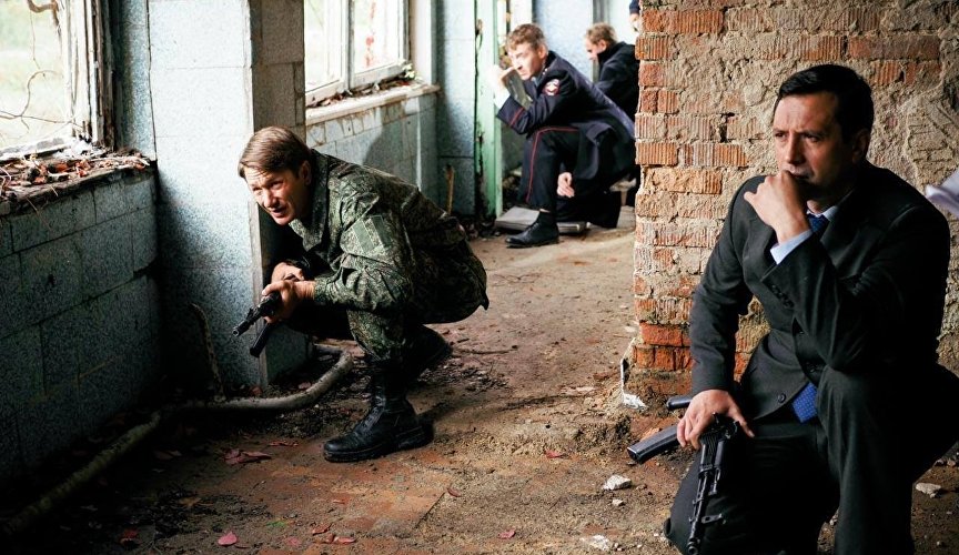 Александр Константинов и Алексей Анищенко в сериале «Новая земля»