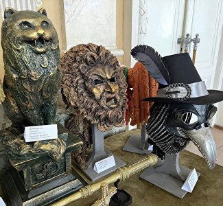 Крымский драмтеатр приглашает на выставку костюмов и бутафории