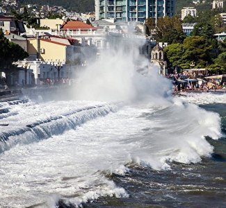 Новое штормовое предупреждение: в Крым возвращаются ливни и сильный ветер
