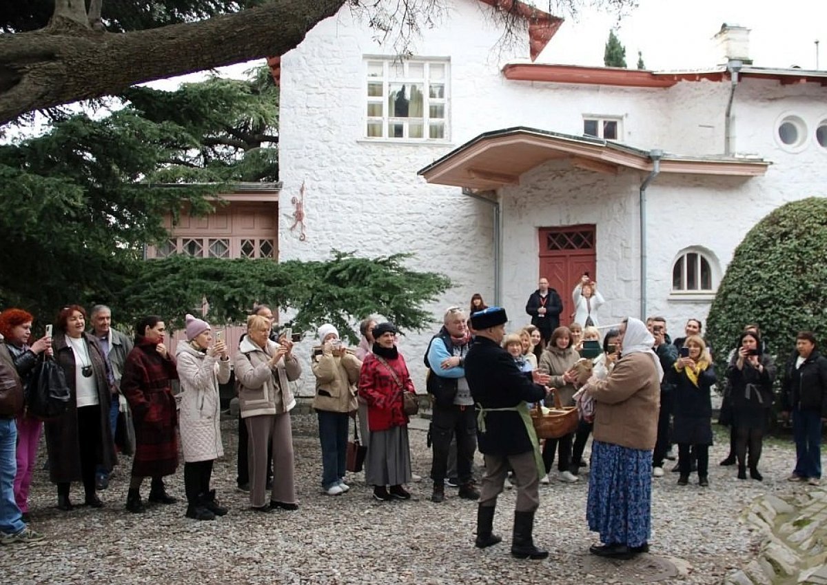 Иммерсивный спектакль-экскурсия &amp;laquo;Вечер на Белой даче&amp;raquo; 
