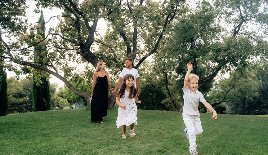 Семья отдыхает в отеле «Крымский Бриз Hotel & Villas»