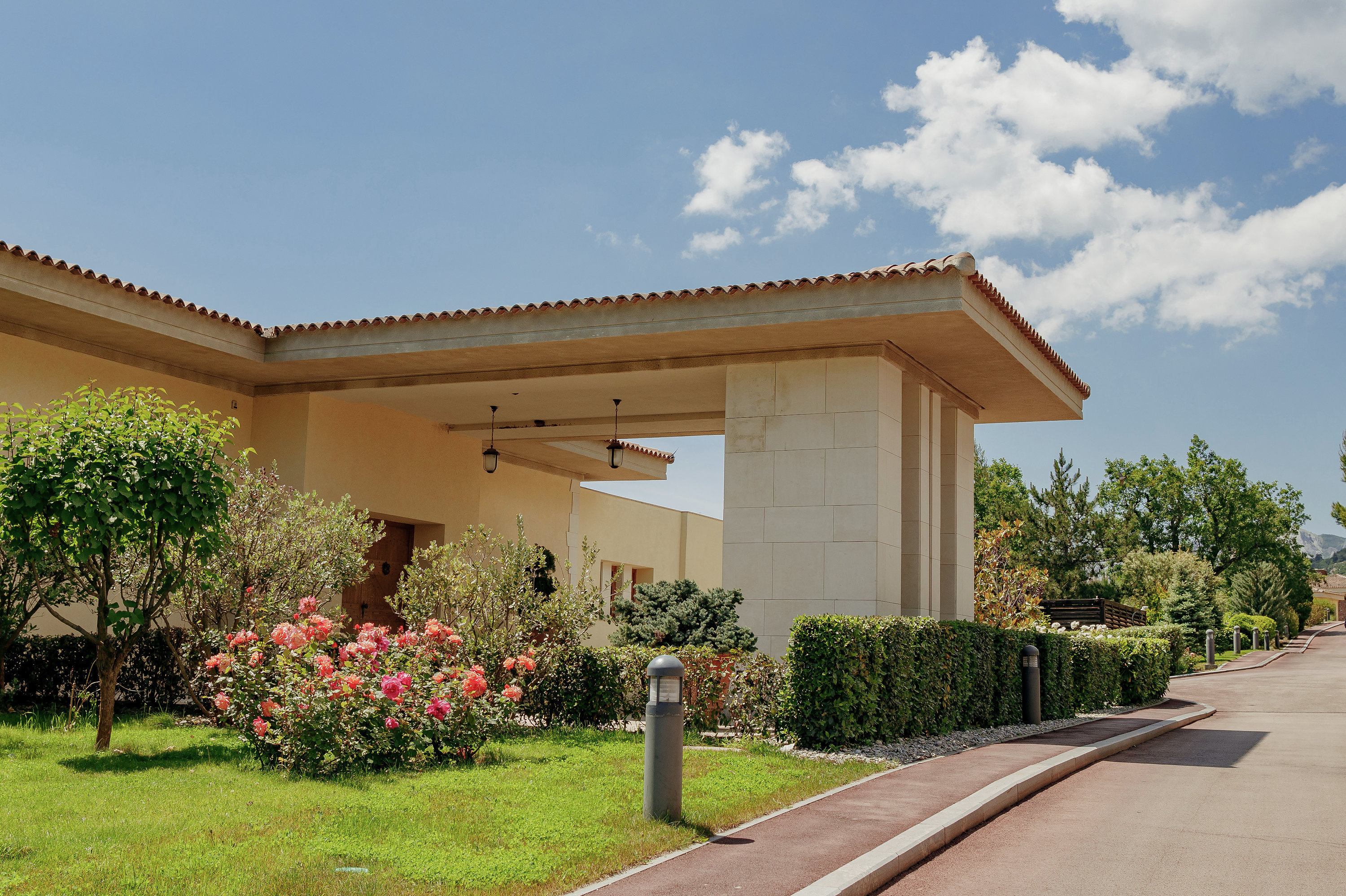 Территория отеля &amp;laquo;Крымский Бриз Hotel &amp; Villas&amp;raquo; 