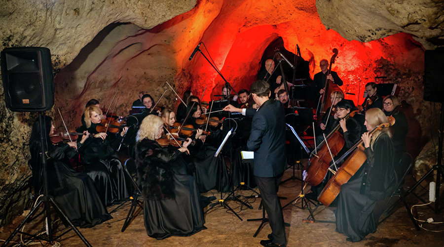 Выступление оркестра «Камерата Крыма» Крымской государственной филармонии