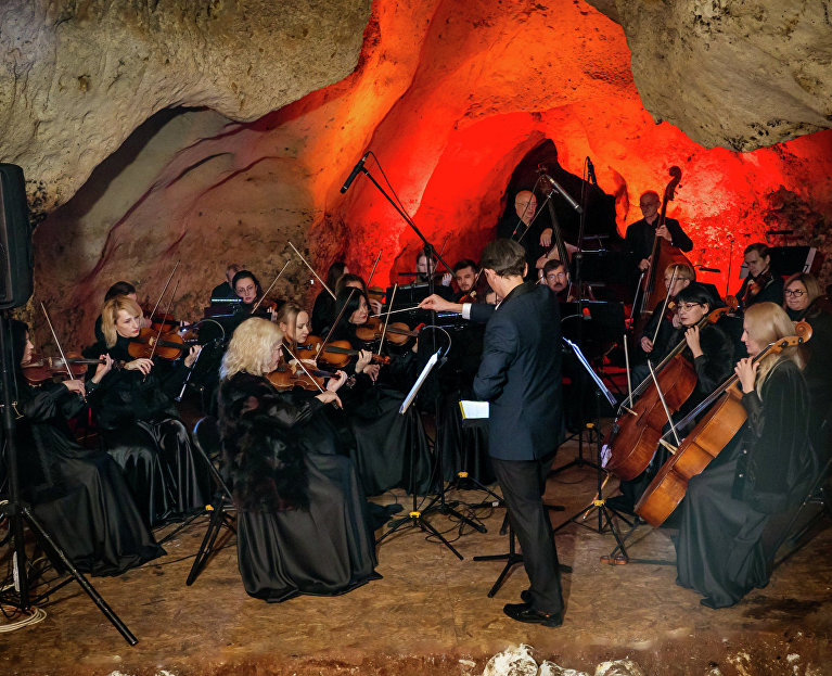 Выступление оркестра «Камерата Крыма» Крымской государственной филармонии