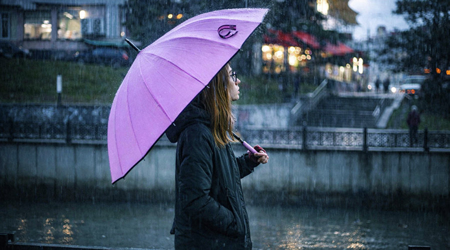 Девушка под зонтом