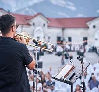 На виноградниках, во дворцах и в пещерах: топ майских концертов в Крыму