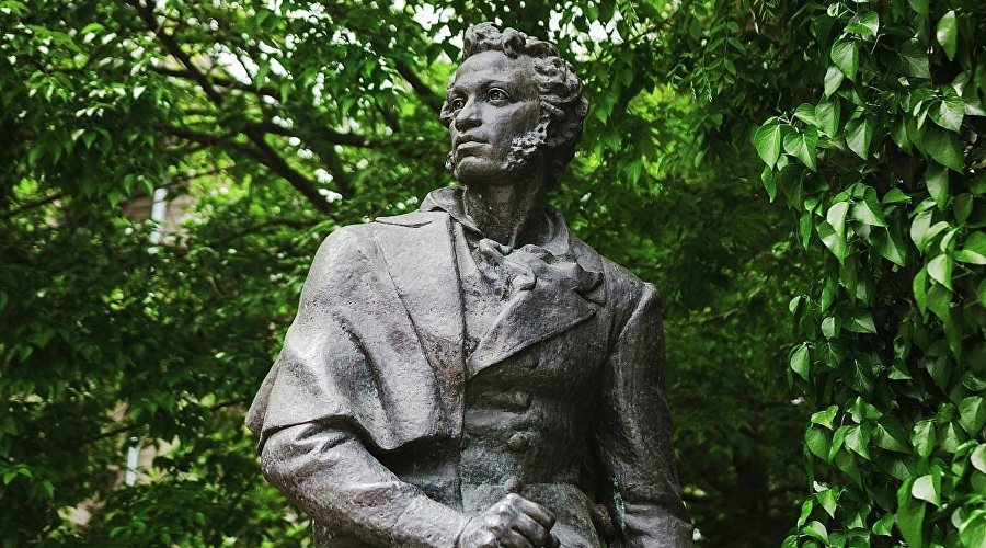 Памятник Александру Пушкину в Симферополе