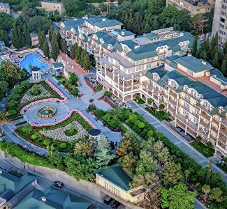 Июнь в Palmira Palace: фестиваль в саду, концерты и «клубничная» акция