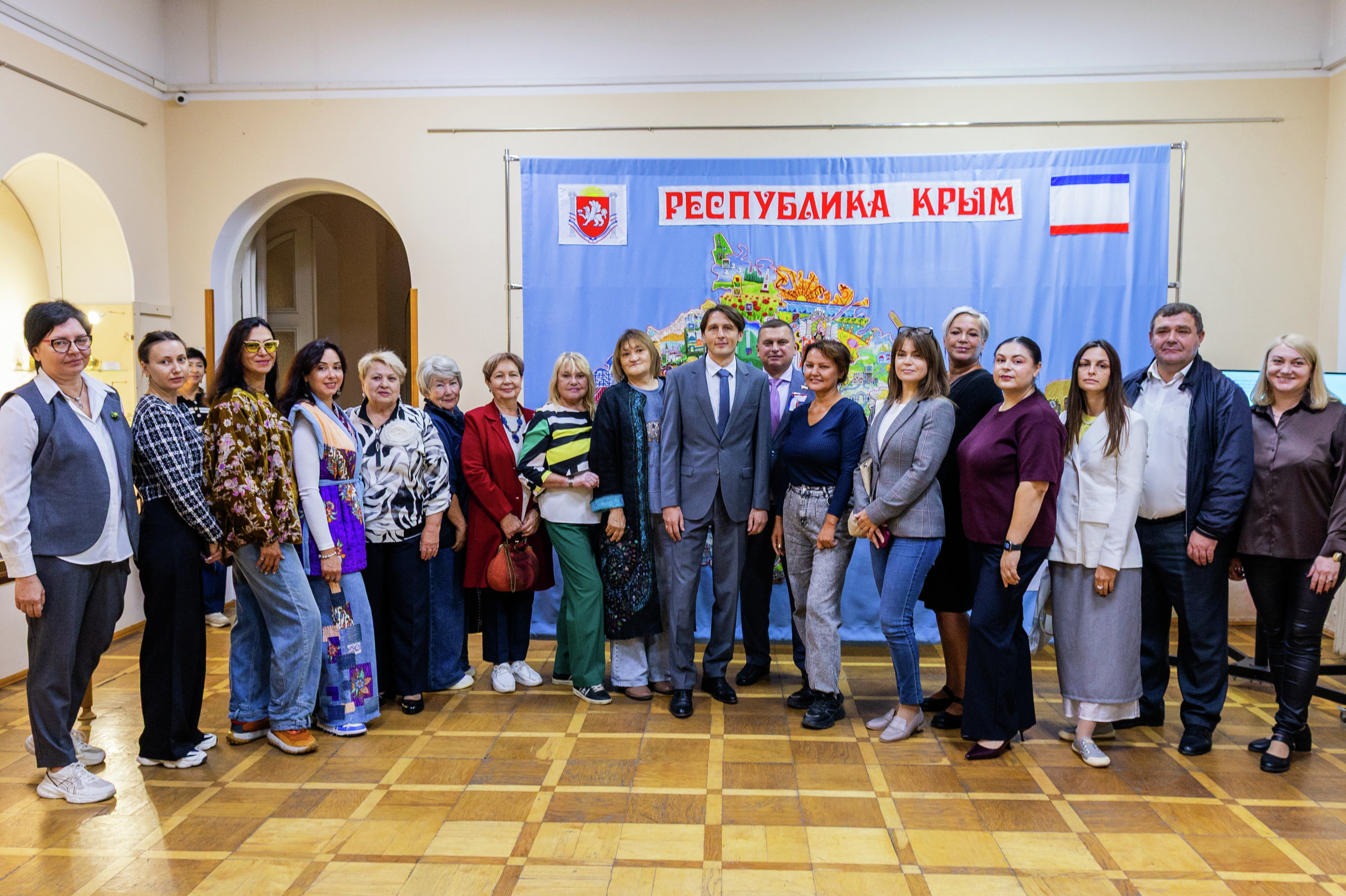 Открытие выставки работ участников конкурса «Крымский сувенир» Открытие выставки работ участников конкурса «Крымский сувенир»