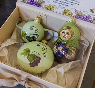 В Симферополе открыли выставку работ участников конкурса «Крымский сувенир»