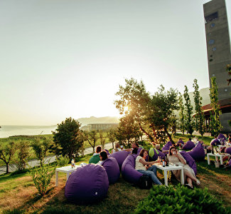 Афиша выходных в Крыму: бесплатные экскурсии в День туризма, WINEPARK Fest, крымская мода