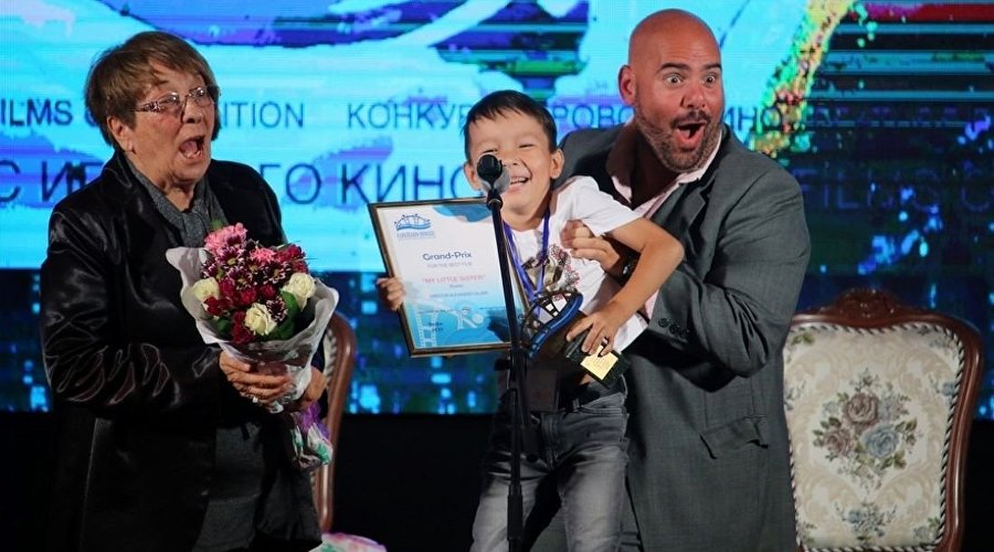 Награждение победителей кинофестиваля «Евразийский мост»