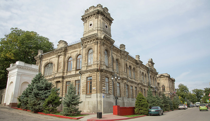 Гимназия имени Короленко в Керчи