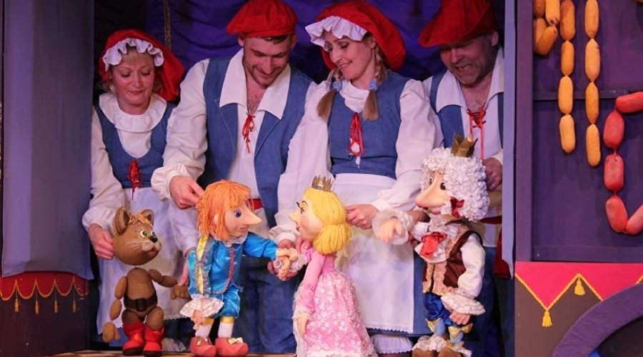 Актеры Набережночелнинского театра кукол