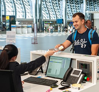 С планшетом наперевес: как пассажиры оценивают сервис аэропорта Симферополь