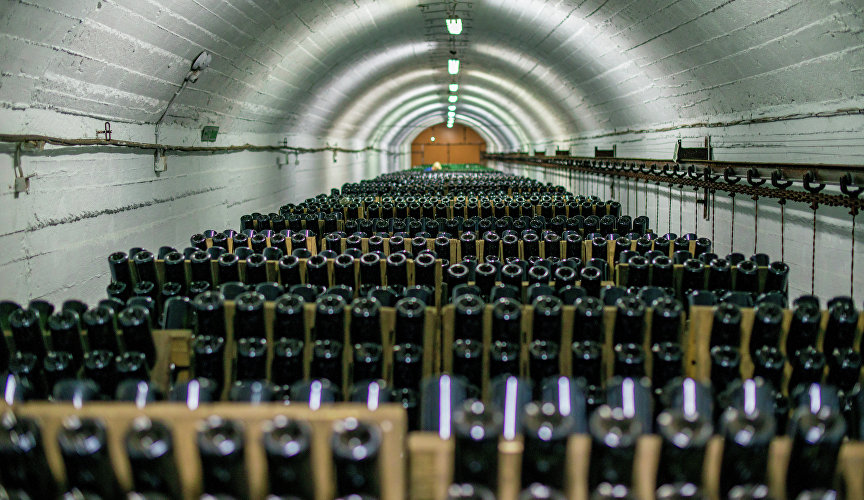 Ремюаж на заводе шампанских вин «Новый Свет» 