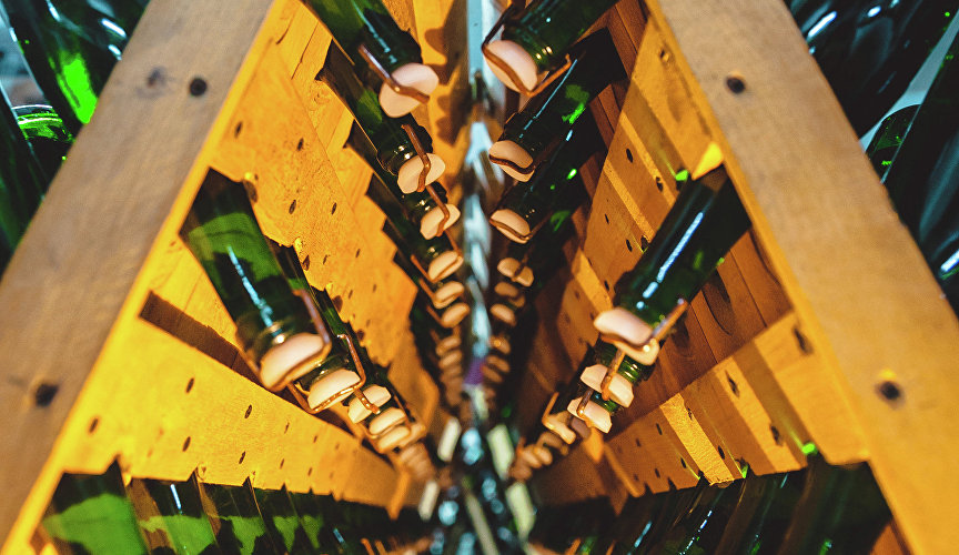 Ремюаж на заводе шампанских вин «Новый Свет»