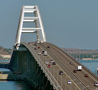 Поездом, самолётом, машиной: на чем туристы едут в Крым