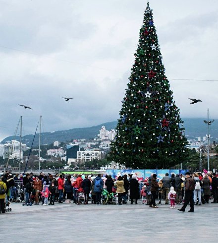 Ёлка на набережной Ялты