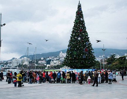 Ёлка на набережной Ялты
