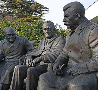 Памятник Сталину, Рузвельту и Черчиллю