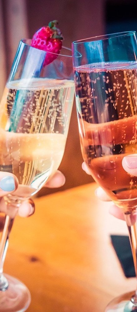 Как правильно пить и чем закусывать игристое вино