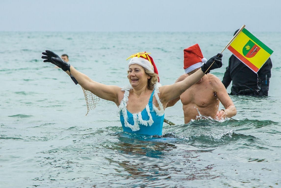 Зимнее плавание в Крыму