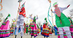 Карнавальное шествие в честь Масленицы в Евпатории