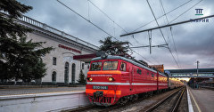 Поезд «Таврия» на вокзале в Симферополе