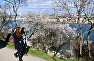 Девушки у Севастопольской бухты весной