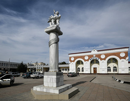 Здание железнодорожного вокзала Евпатории
