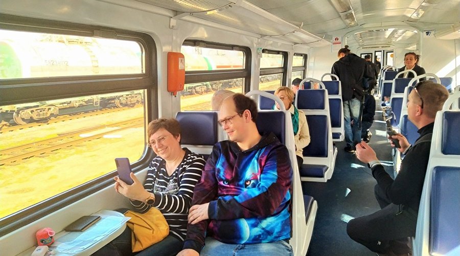 Пассажиры в рельсобусе